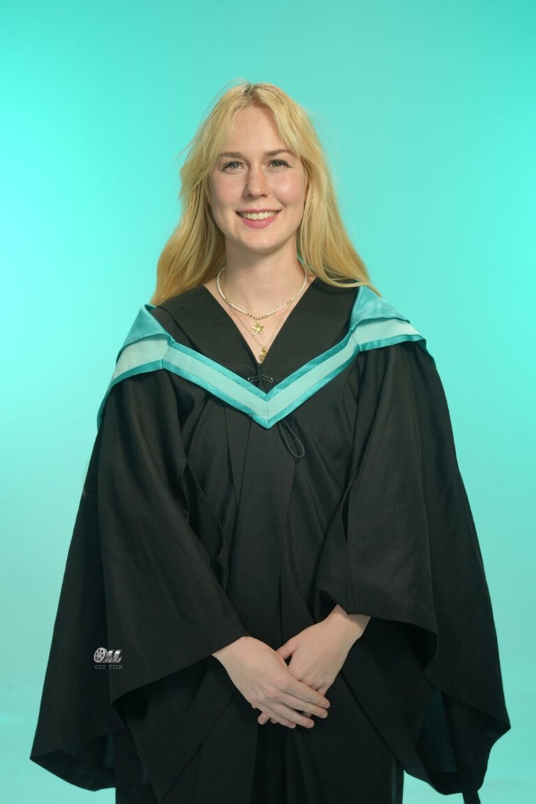 Monash University Master’s Business graduation gown and hood