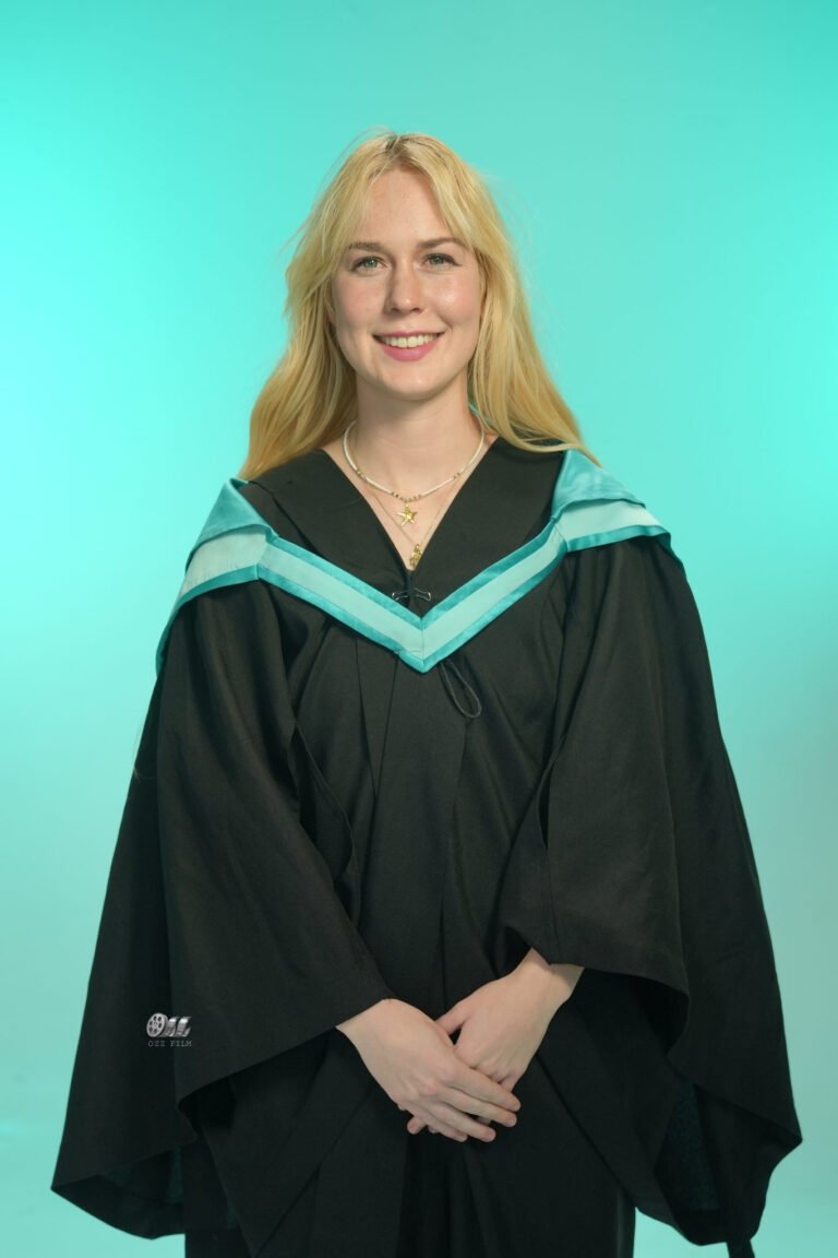 Monash University Master’s Business graduation gown and hood