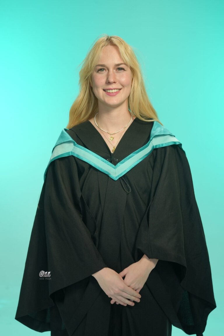 Monash University Master’s Business graduation gown and hood