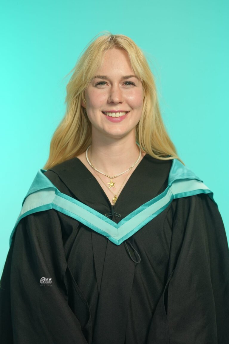 Monash University Master’s Business graduation gown and hood