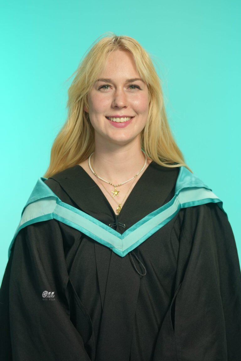 Monash University Master’s Business graduation gown and hood