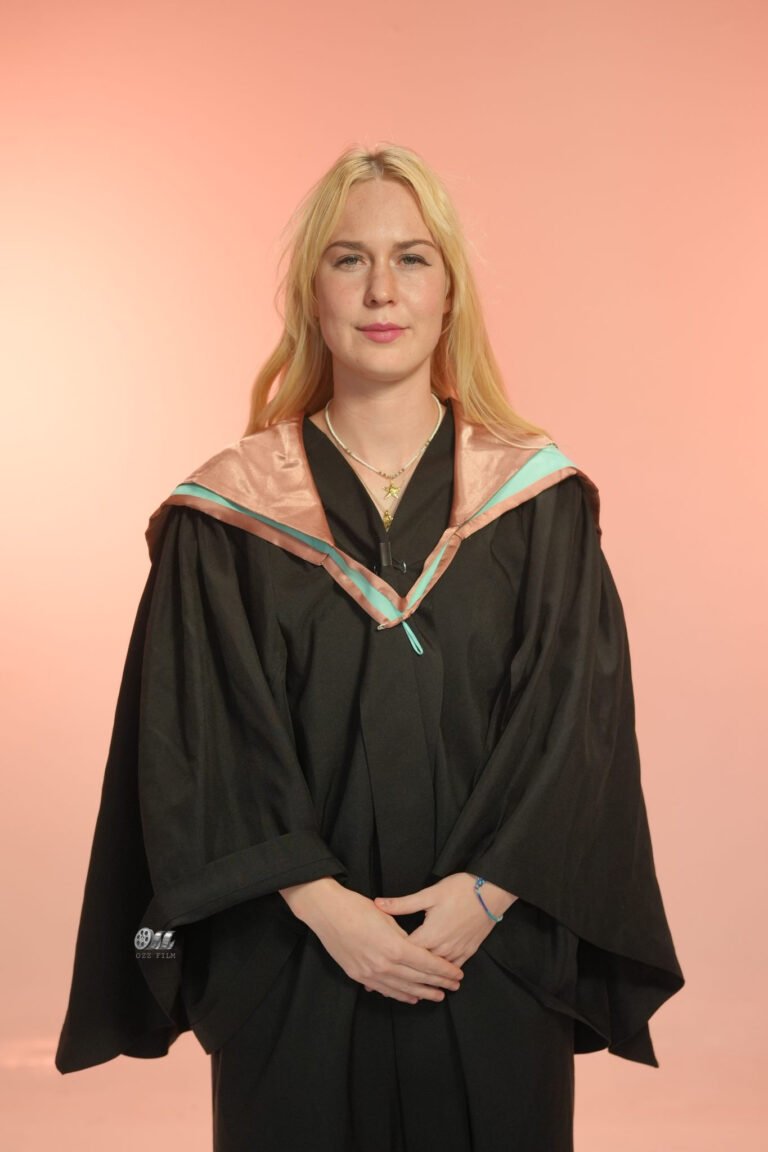 Monash University Master’s Engineering graduation gown and hood
