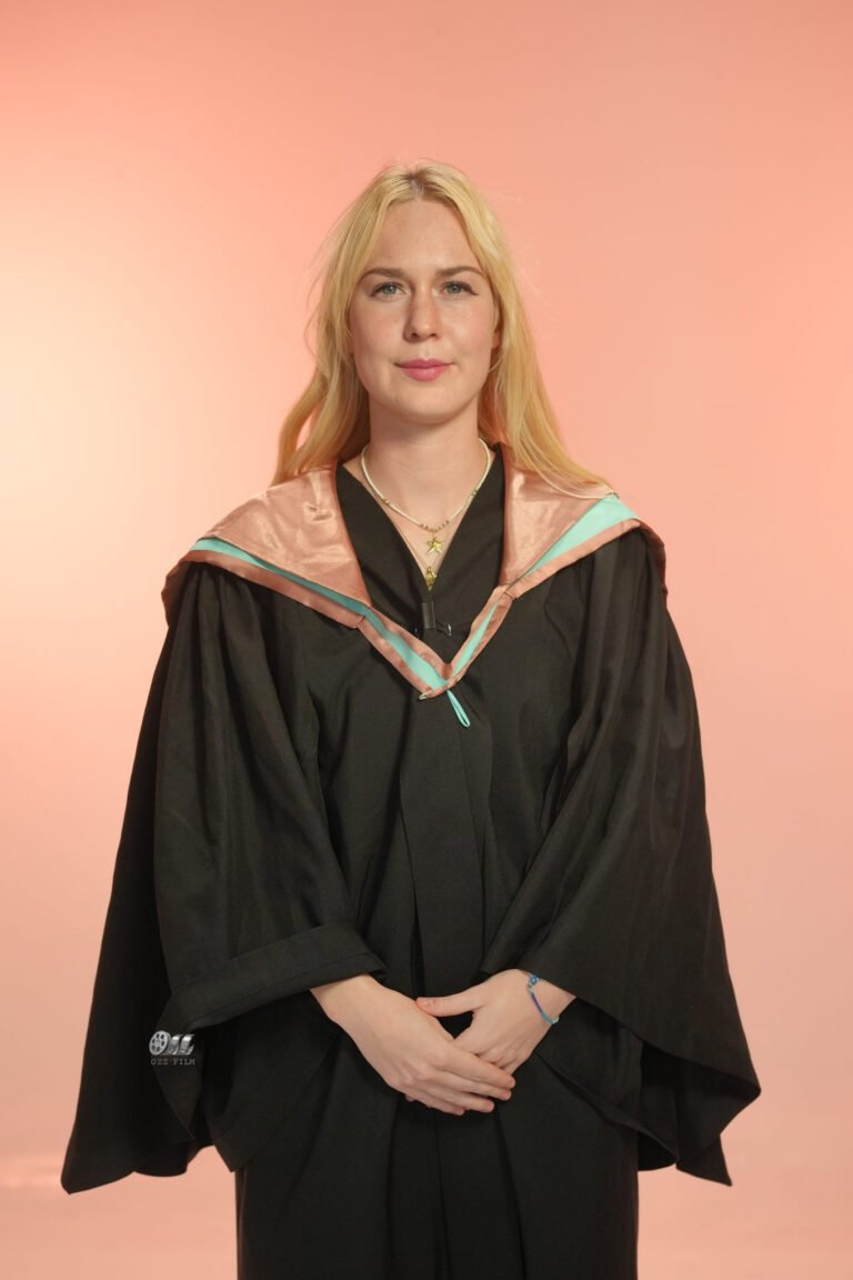 Monash University Master’s Engineering graduation gown and hood