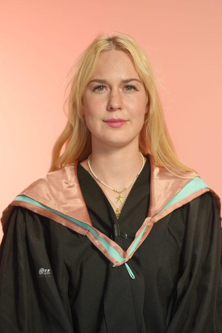 Monash University Master’s Engineering graduation gown and hood