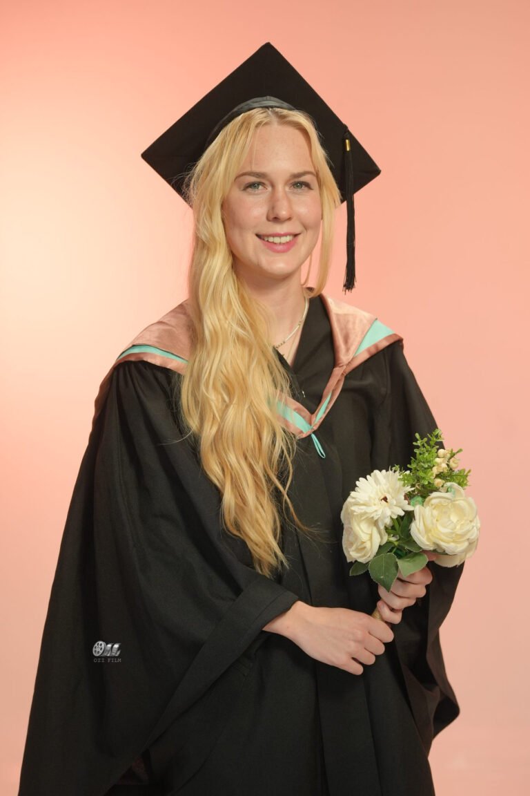 Monash University Master’s Engineering graduation gown and hood