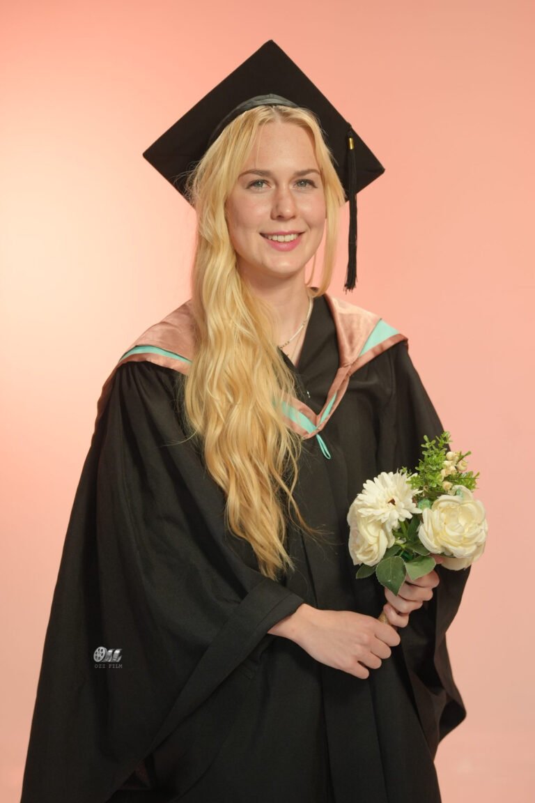Monash University Master’s Engineering graduation gown and hood