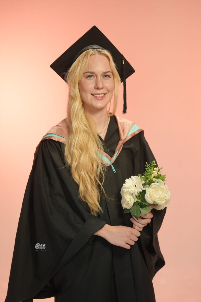 Monash University Master’s Engineering graduation gown and hood