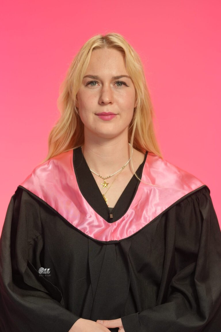 RMIT University Master’s Applied Science graduation gown and hood