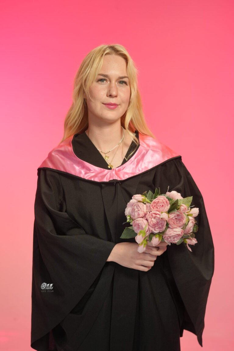 RMIT University Master’s Applied Science graduation gown and hood