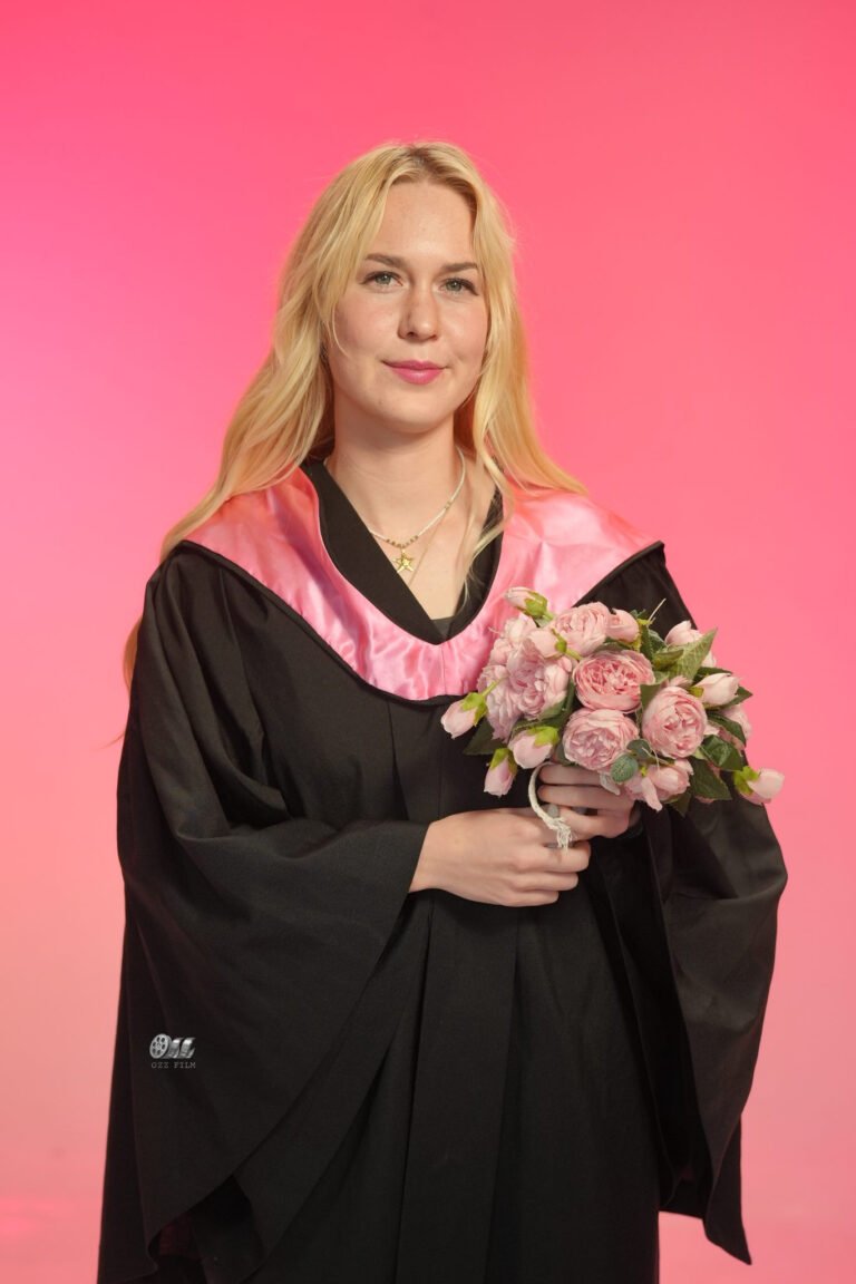 RMIT University Master’s Applied Science graduation gown and hood