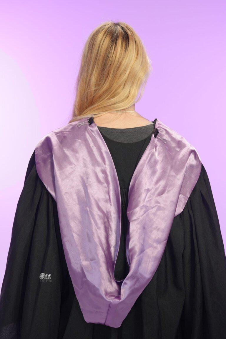 RMIT University Master’s Business graduation gown and hood