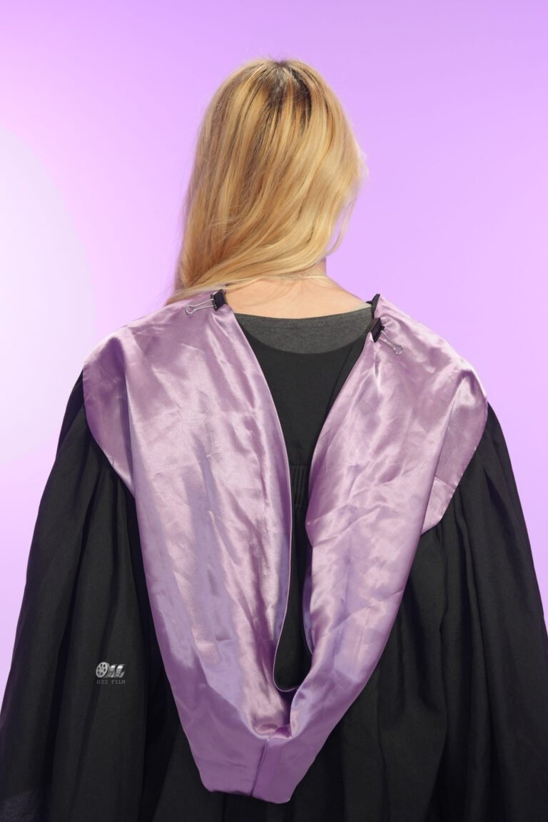 RMIT University Master’s Business graduation gown and hood