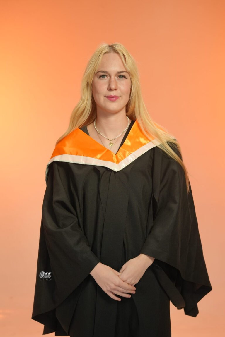 The University of Melbourne Bachelor’s Design graduation gown and hood
