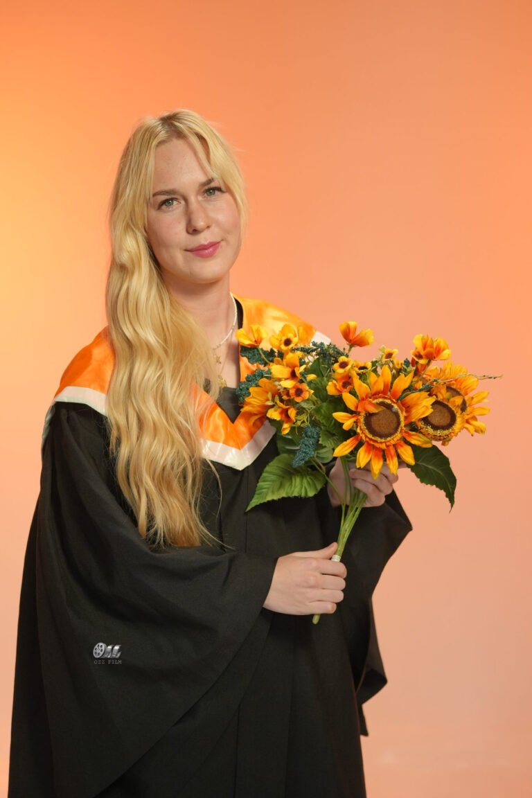 The University of Melbourne Bachelor’s Design graduation gown and hood