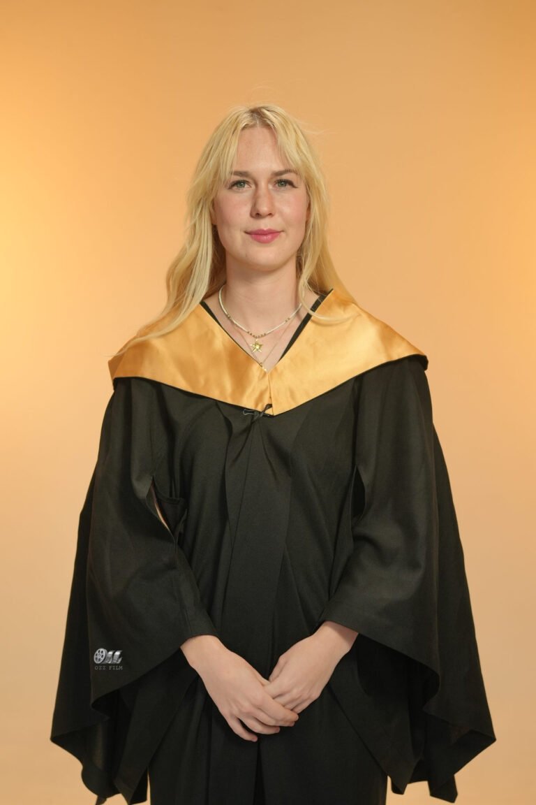 The University of Melbourne Master’s Agriculture graduation gown and hood