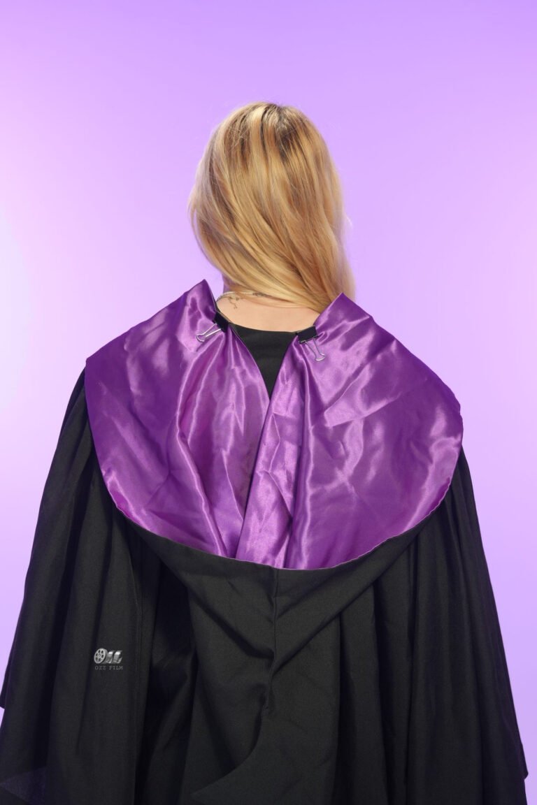 The University of Melbourne Master’s Population Global Health graduation gown and hood