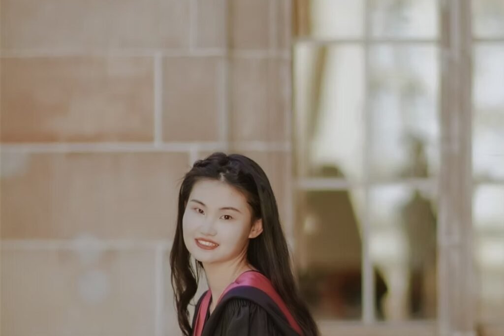 Graduation props that actually photograph well