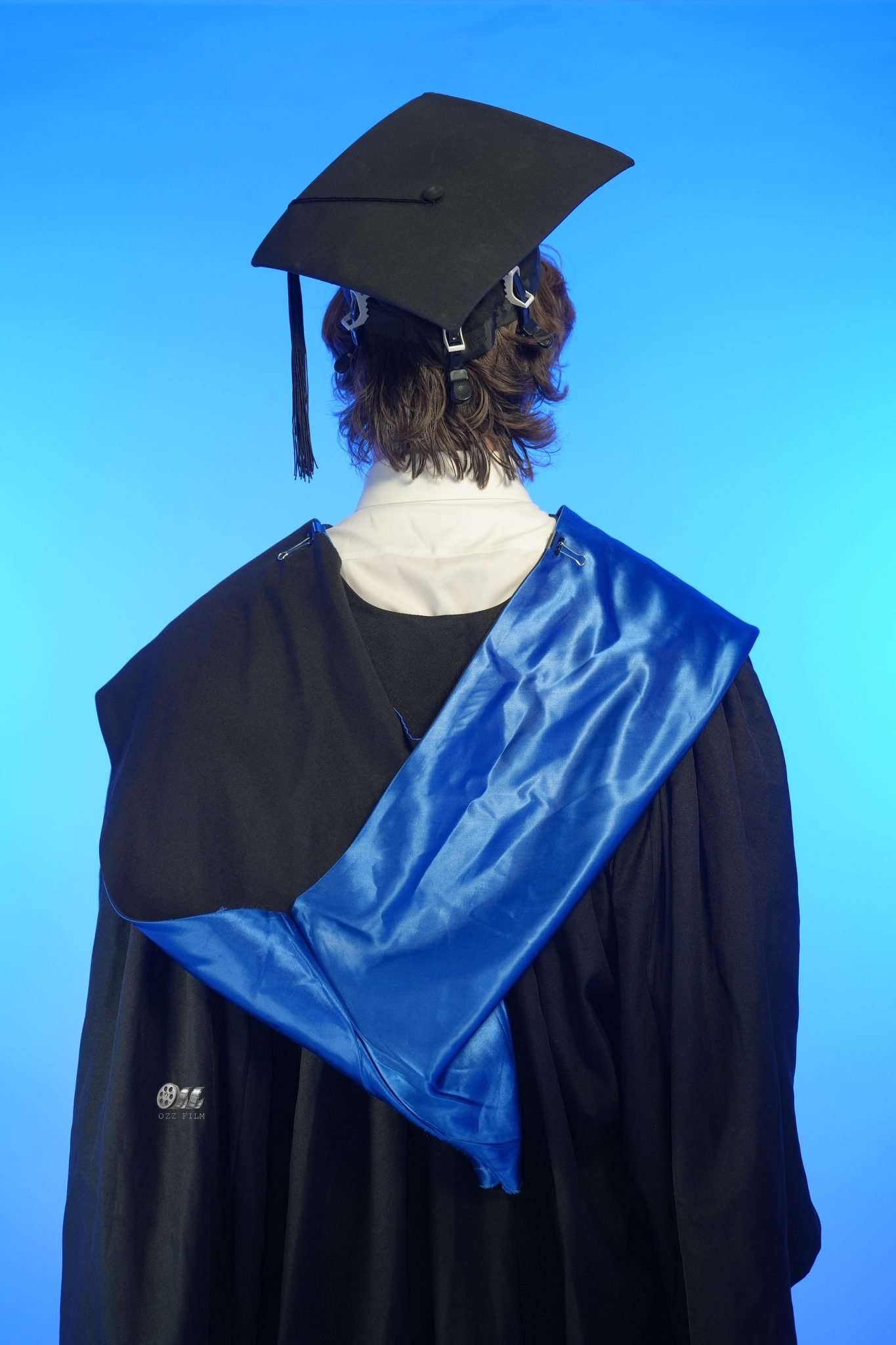Deakin University Bachelor’s Science graduation gown and hood