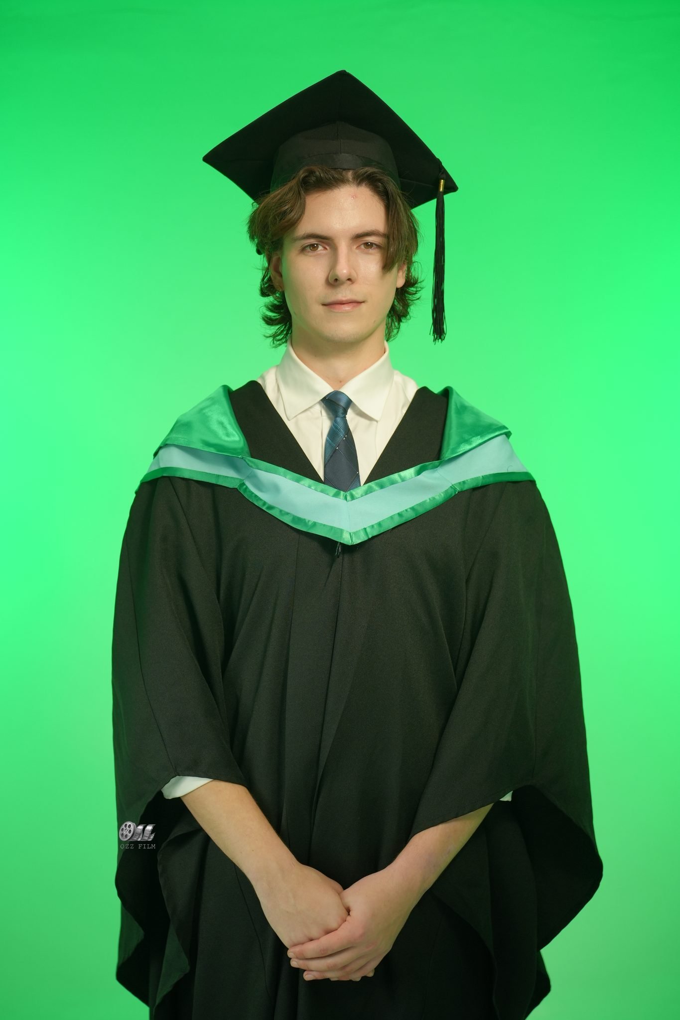Monash University Master’s Business & Economics graduation gown and hood