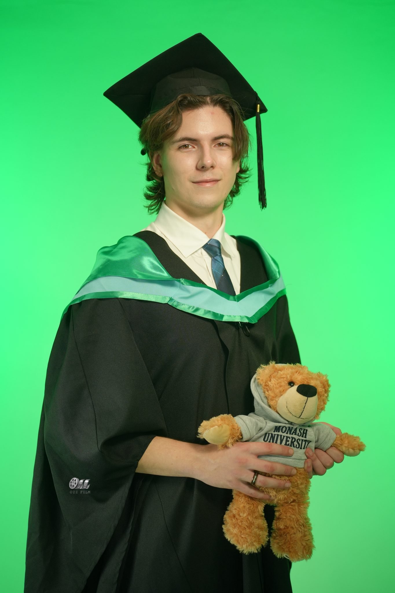 Monash University Master’s Business & Economics graduation gown and hood