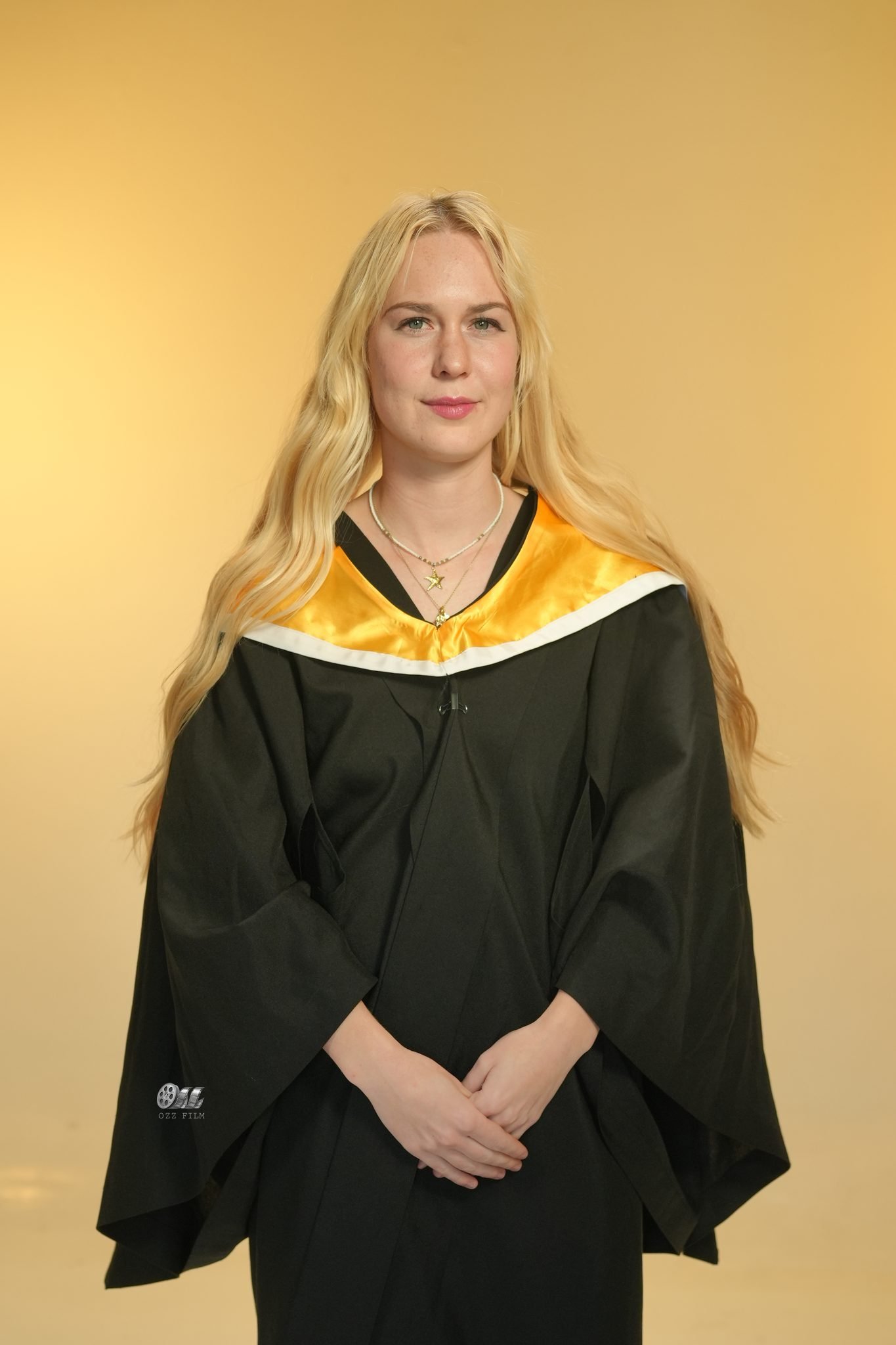 RMIT University Bachelor’s Social Science graduation gown and hood