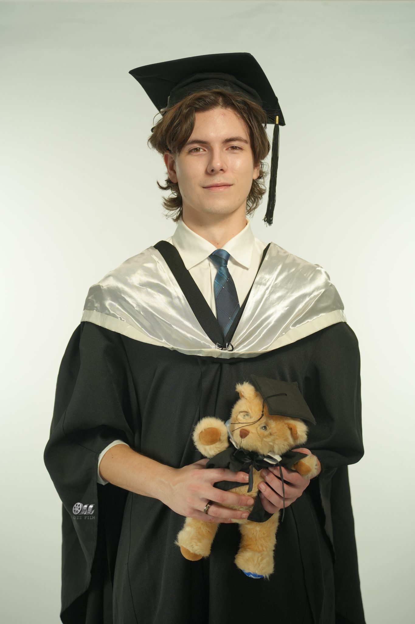 RMIT University Bachelor’s Design graduation gown and hood