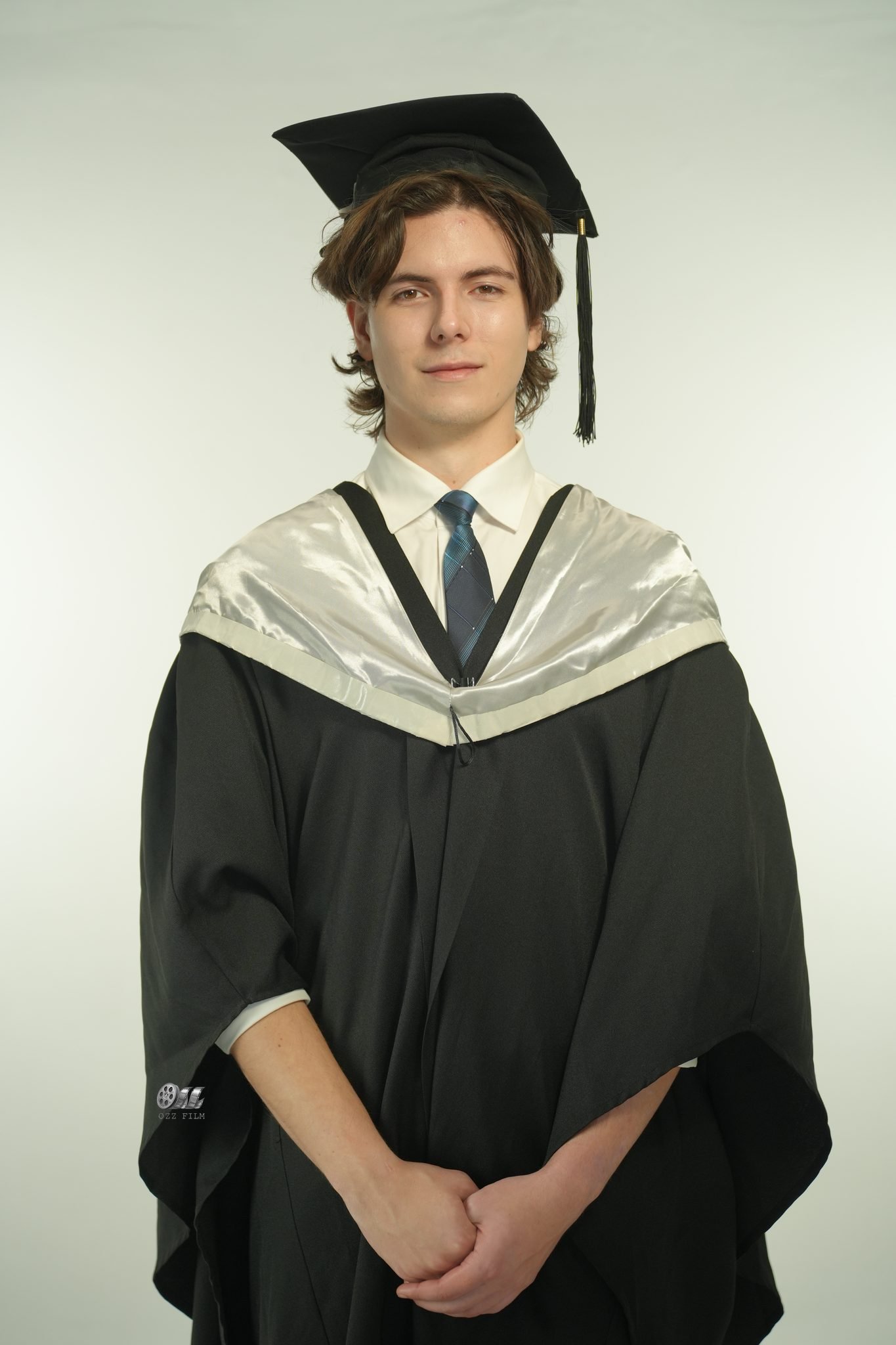RMIT University Bachelor’s Design graduation gown and hood