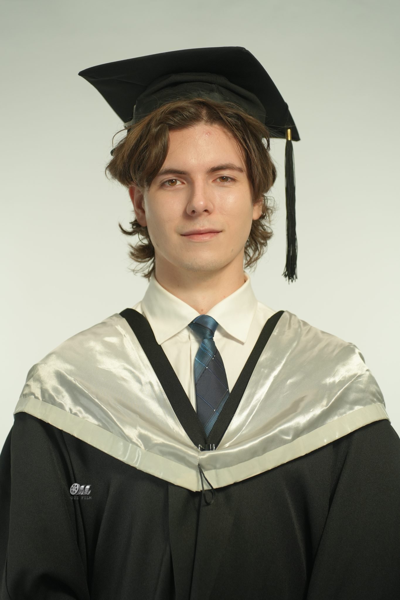 RMIT University Bachelor’s Design graduation gown and hood