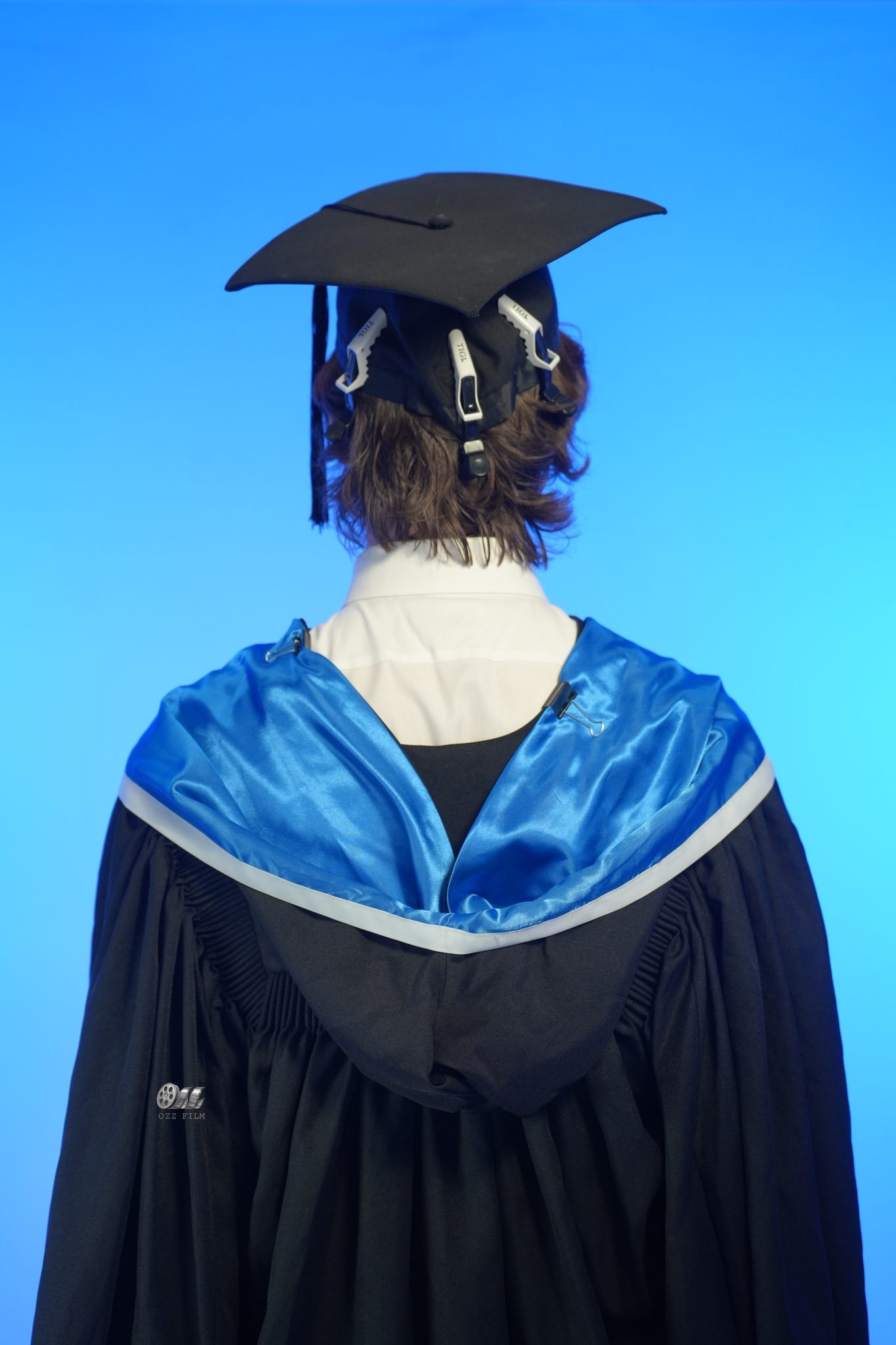 The University of Melbourne Bachelor’s Arts graduation gown and hood