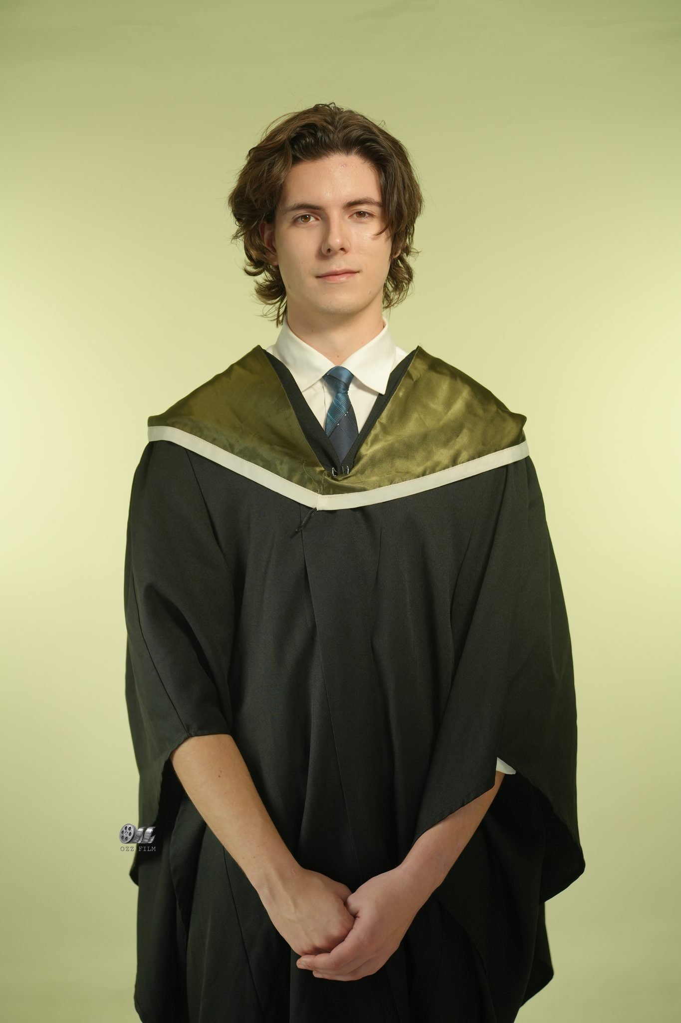 The University of Melbourne Bachelor’s Science graduation gown and hood