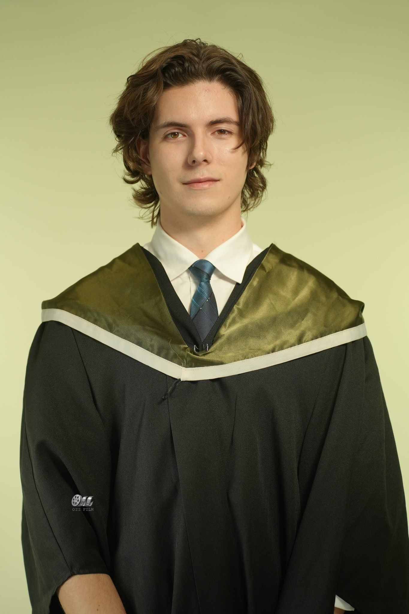 The University of Melbourne Bachelor’s Science graduation gown and hood