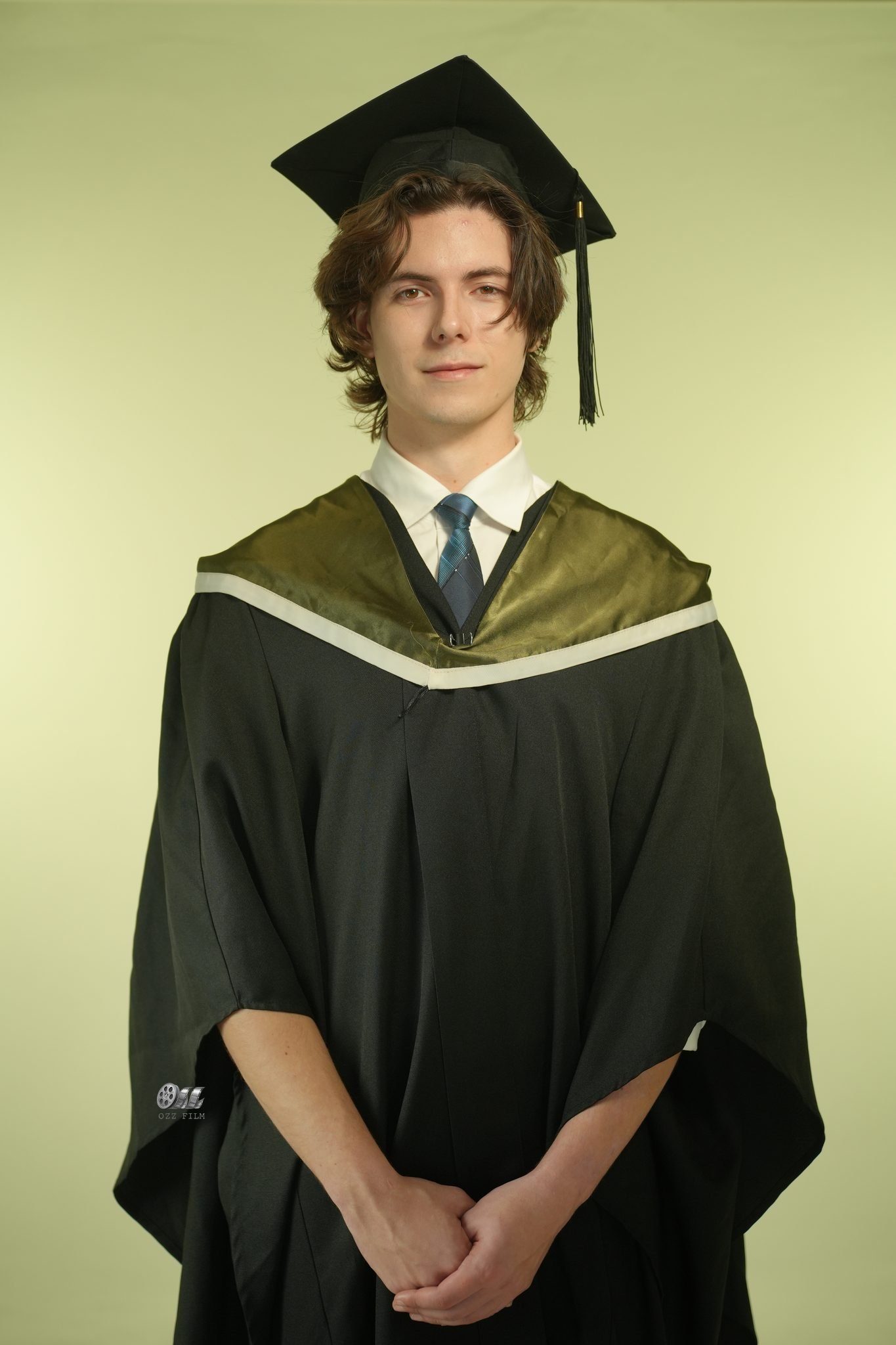 The University of Melbourne Bachelor’s Science graduation gown and hood